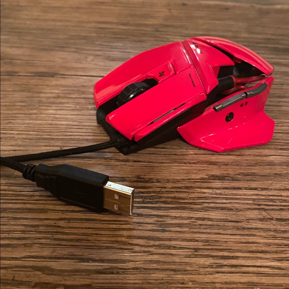 SOLD RAT.-3
Red Gaming Mouse. Tested. Working.